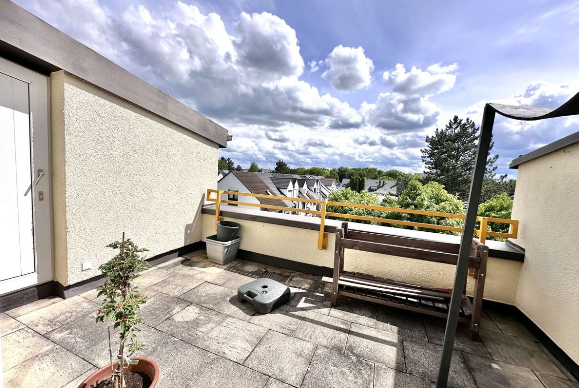 TRAUMHAFTE 3-Zi. Dachterrassenwohnung “AM Weiher” in USH