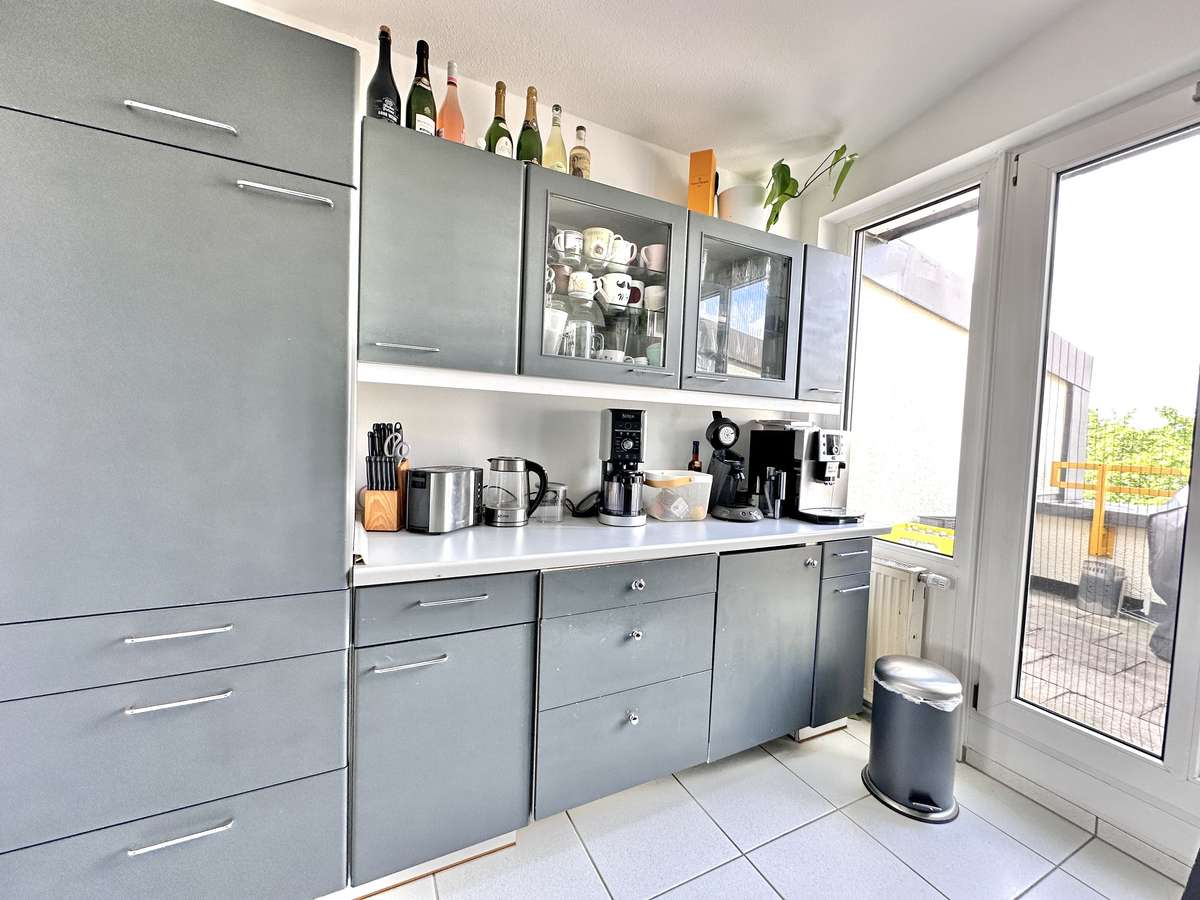 Küche inkl. EBK TRAUMHAFTE 3-Zi. Dachterrassenwohnung “AM Weiher” in USH