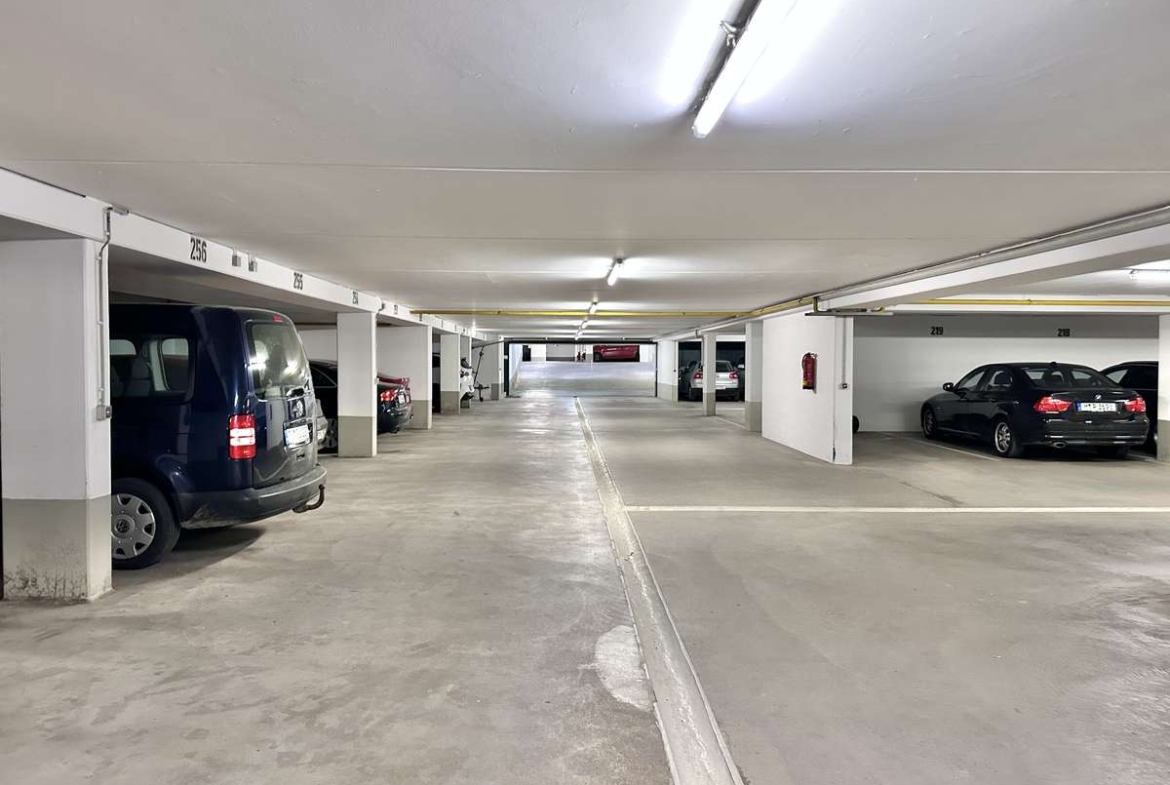 TRAUMHAFTE 3-Zi. Dachterrassenwohnung “AM Weiher” in USH