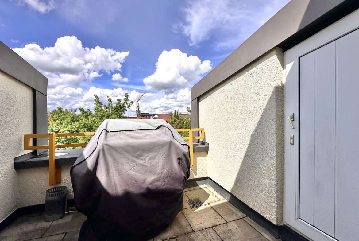 TRAUMHAFTE 3-Zi. Dachterrassenwohnung “AM Weiher” in USH