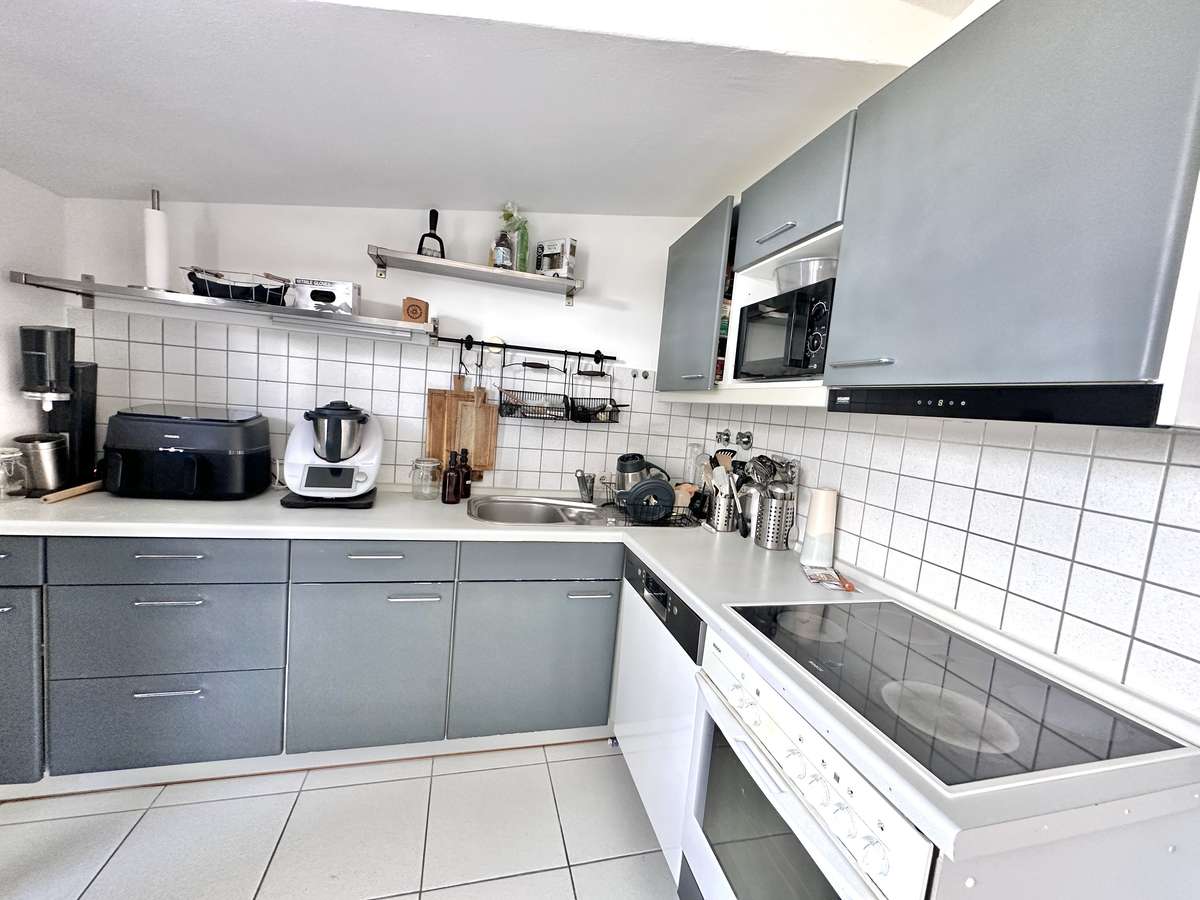 Küche inkl. EBK TRAUMHAFTE 3-Zi. Dachterrassenwohnung “AM Weiher” in USH