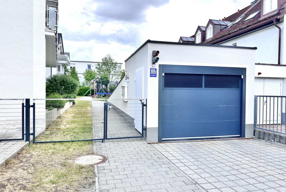 Sonnige & TOP ausgestattete 2-Zi.-Whg. in ruhiger Lage in Feldmoching