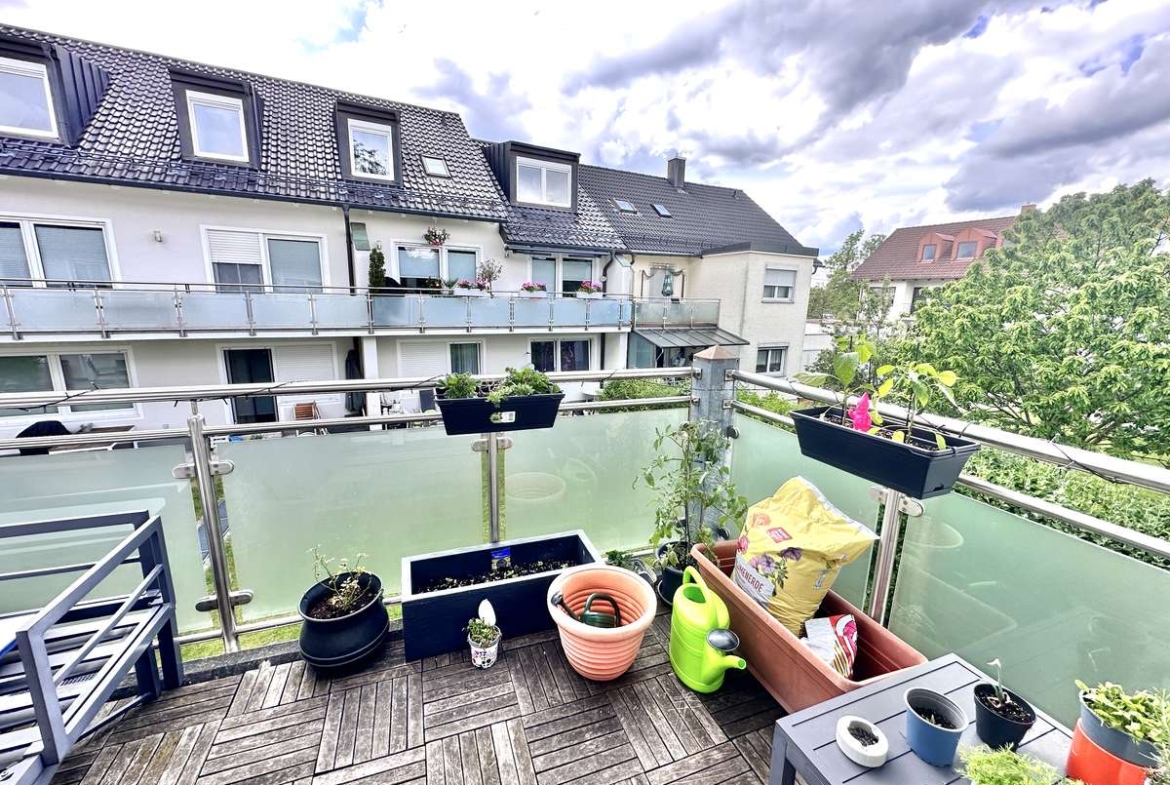 Sonnige & TOP ausgestattete 2-Zi.-Whg. in ruhiger Lage in Feldmoching