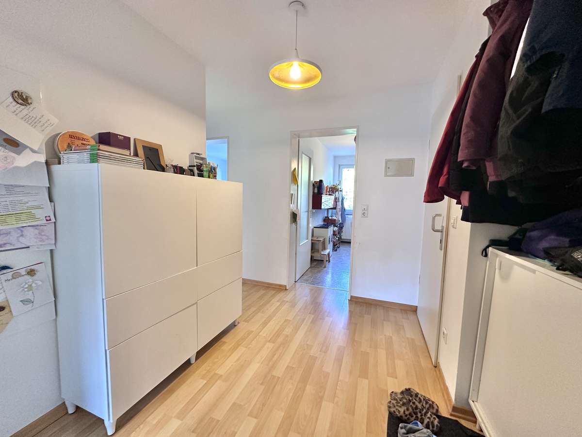 Flur “Ruhig & grün” 3-Zi. Whg. in parkähnlicher Anlage – mit großem Süd Balkon/Nh. S1