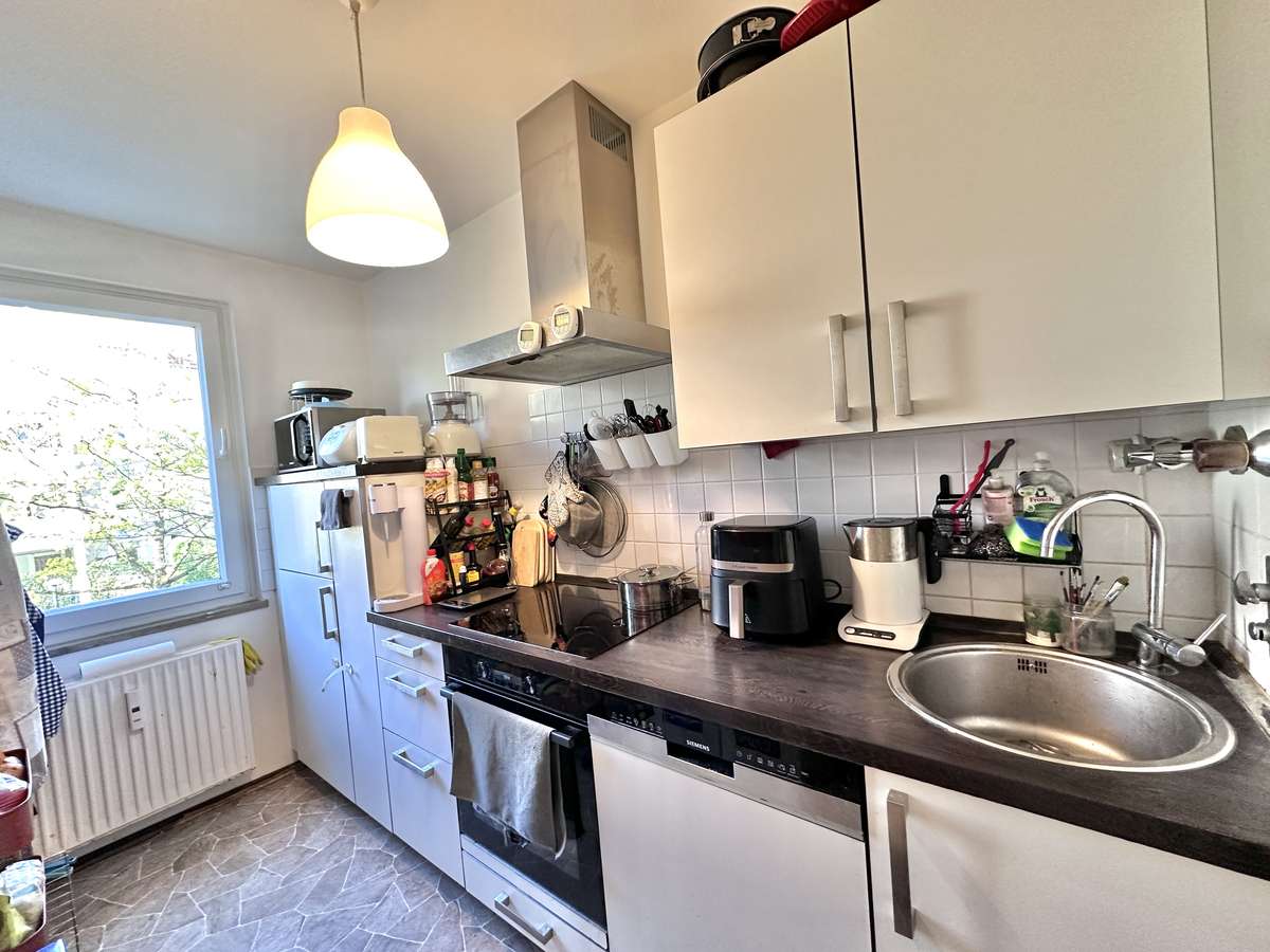 Küche “Ruhig & grün” 3-Zi. Whg. in parkähnlicher Anlage – mit großem Süd Balkon/Nh. S1