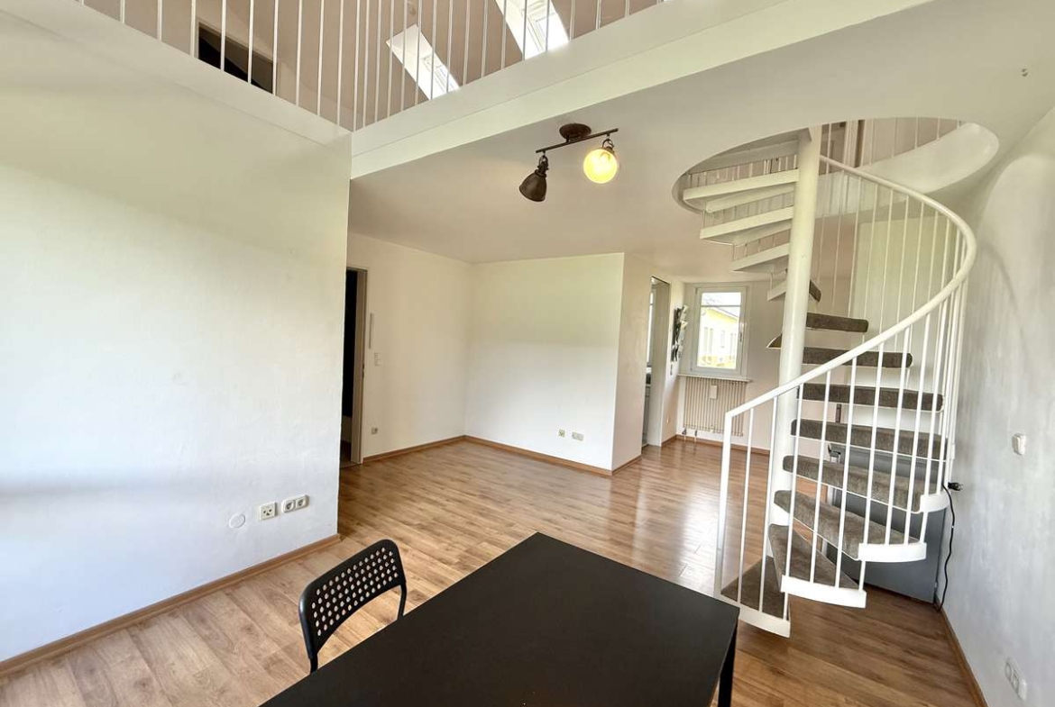 Helle und freundliche 2,5-Zi.-Galeriewohnung in TOP Lage