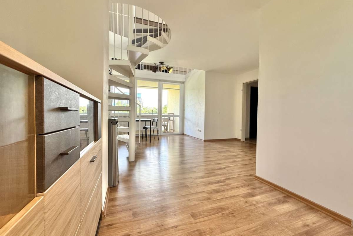 Helle und freundliche 2,5-Zi.-Galeriewohnung in TOP Lage