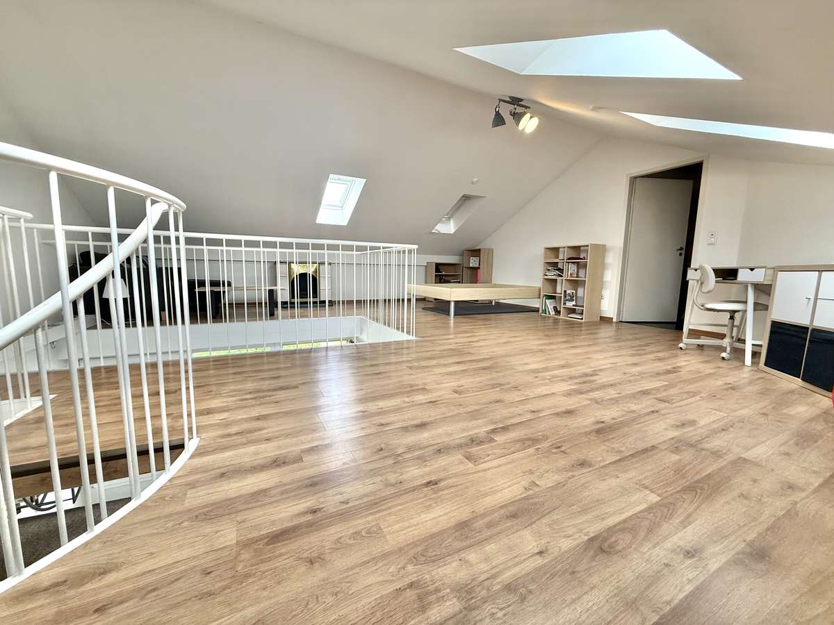 Helle und freundliche 2,5-Zi.-Galeriewohnung in TOP Lage