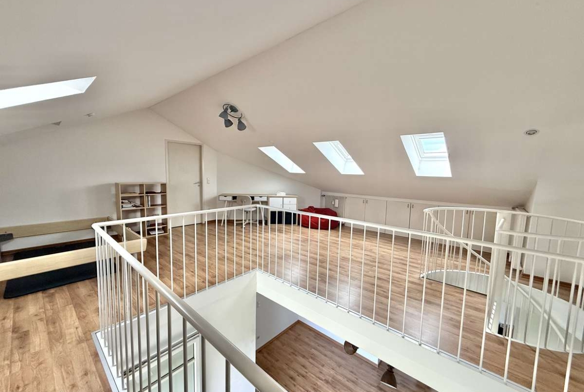 Helle und freundliche 2,5-Zi.-Galeriewohnung in TOP Lage