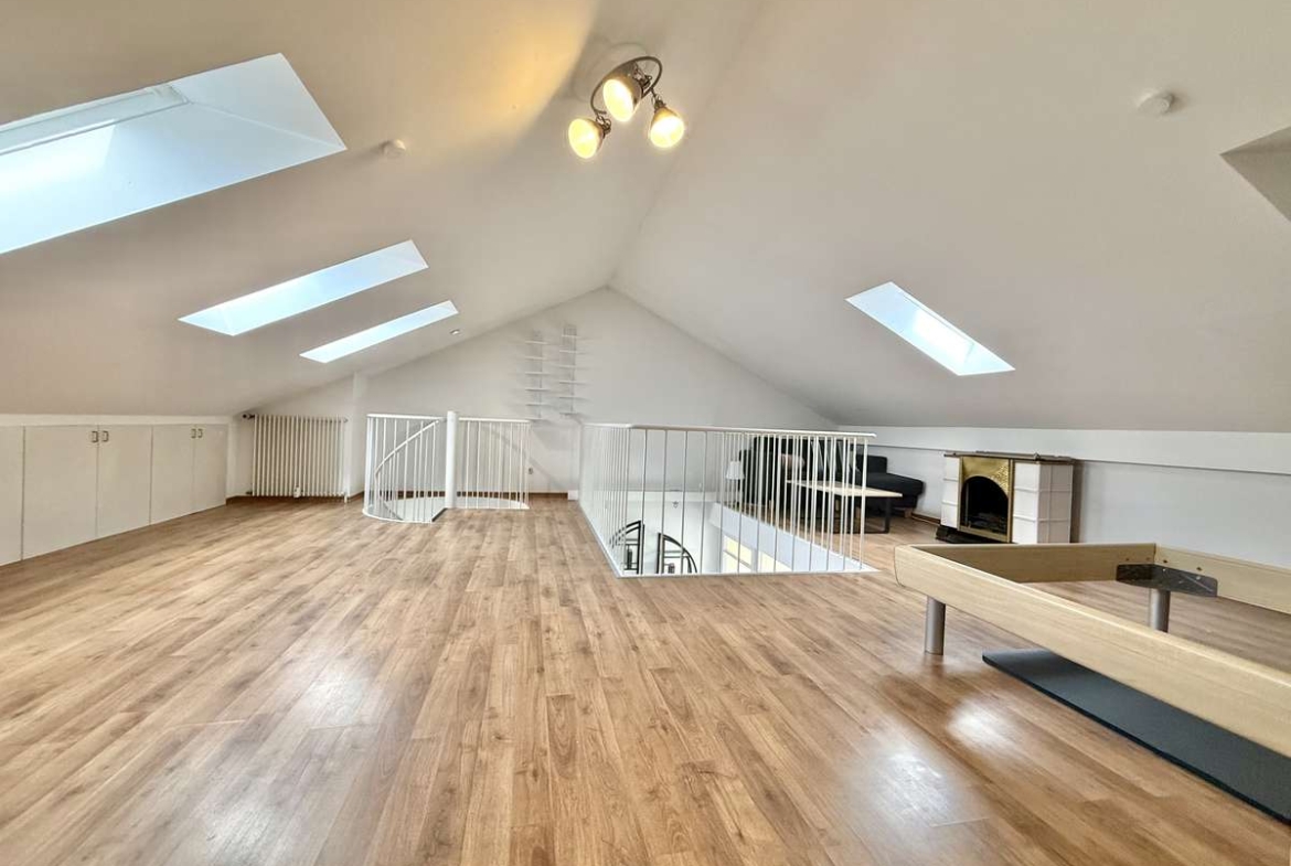Helle und freundliche 2,5-Zi.-Galeriewohnung in TOP Lage