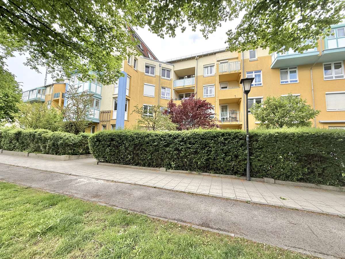 Helle und freundliche 2,5-Zi.-Galeriewohnung in TOP Lage