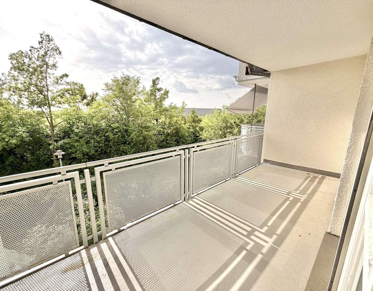 Balkon Sonnige 2-Zi.-Traum-Whg. mit gr. WEST Balkon & EBK in Erding