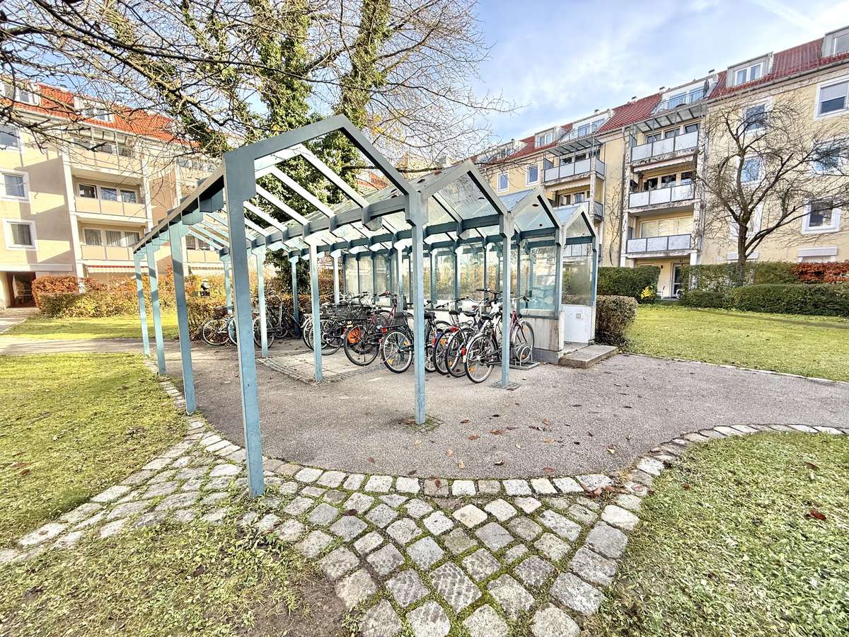 TOP geschnittene 3-Zi.-Whg. mit sonnigem Südwest-Balkon in Unterschleißheim / Nh. S1