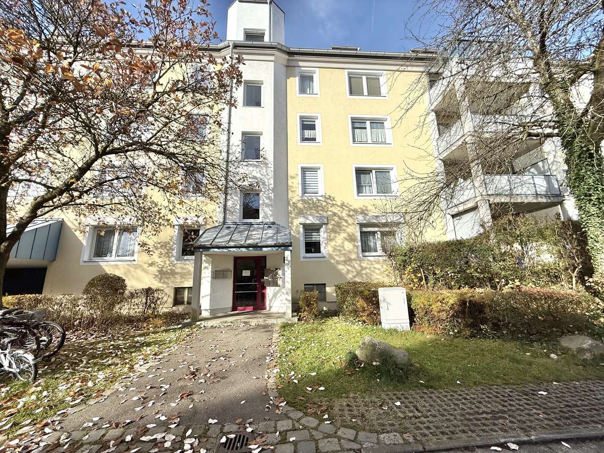 TOP geschnittene 3-Zi.-Whg. mit sonnigem Südwest-Balkon in Unterschleißheim / Nh. S1