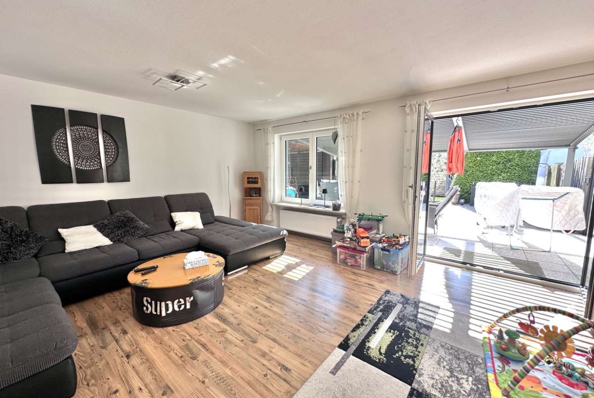TOP renovierte DHH mit 6 Zi. + Hobbyraum, Südwestbalkon und Traumgarten in USH /Nh. S1