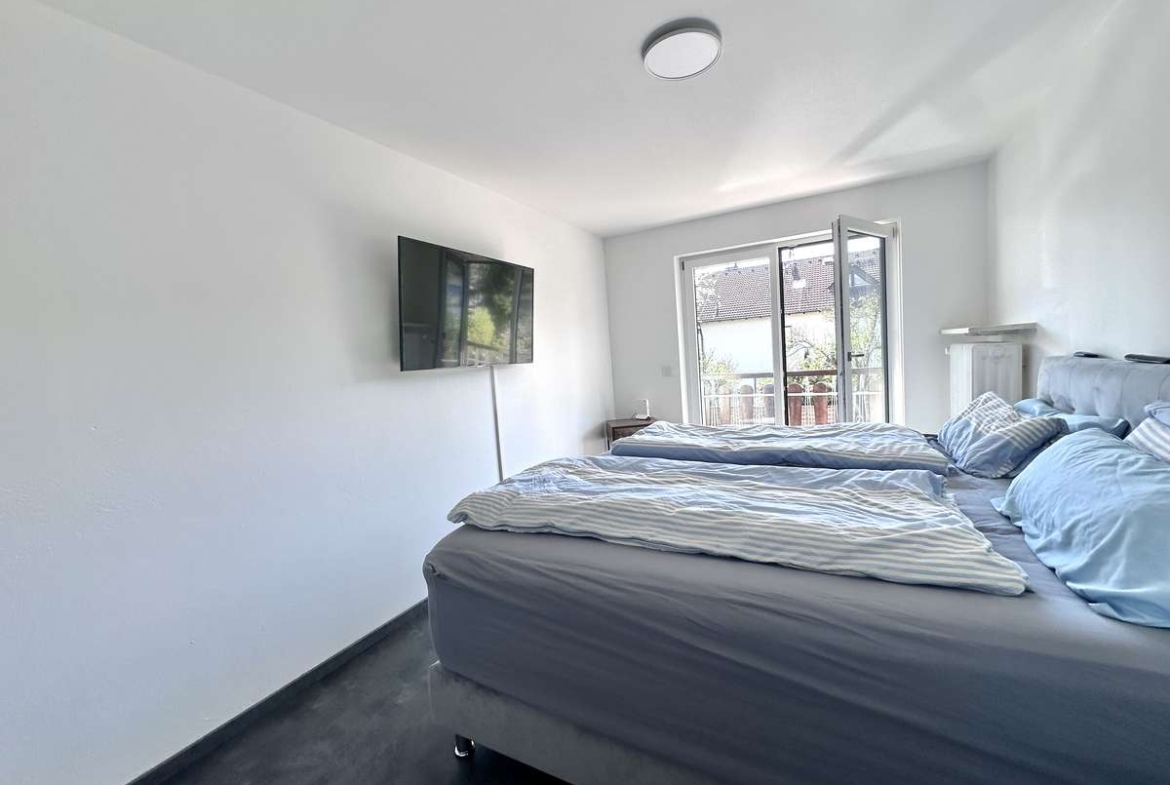 TOP renovierte DHH mit 6 Zi. + Hobbyraum, Südwestbalkon und Traumgarten in USH /Nh. S1