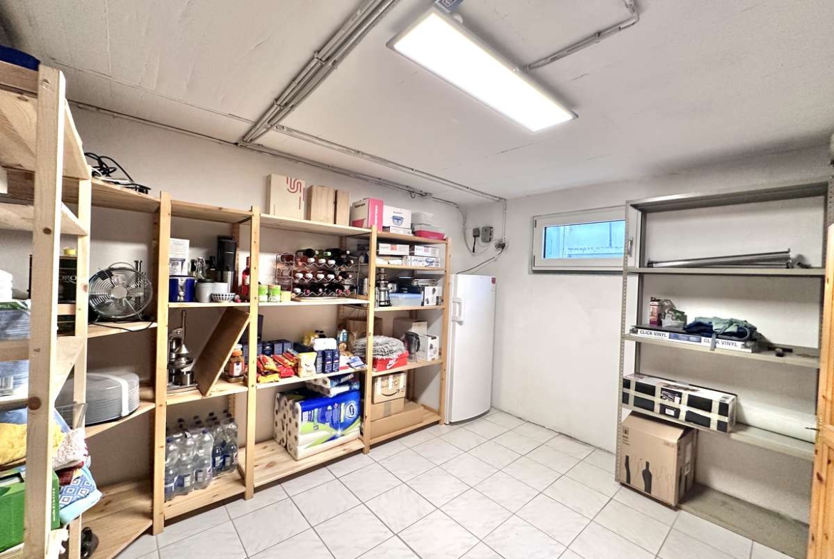 TOP renovierte DHH mit 6 Zi. + Hobbyraum, Südwestbalkon und Traumgarten in USH /Nh. S1