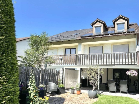TOP renovierte DHH mit 6 Zi. + Hobbyraum, Südwestbalkon und Traumgarten in USH /Nh. S1