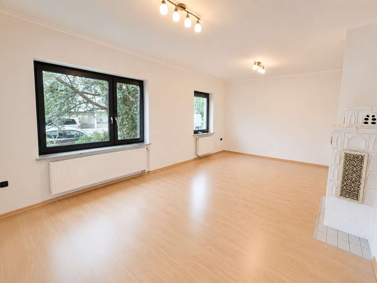 Wohnzimmer Ihr neues Familienzuhause – 3 Zi. Whg. mit Garten zum Wohlfühlen