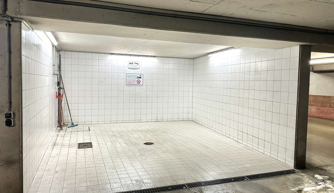 Koffer packen – Einziehen und WOHLFÜHLEN – renovierte 2 Zi Whg.mit 2 Balkonen und EBK