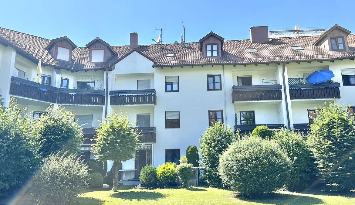 Koffer packen – Einziehen und WOHLFÜHLEN – renovierte 2 Zi Whg.mit 2 Balkonen und EBK