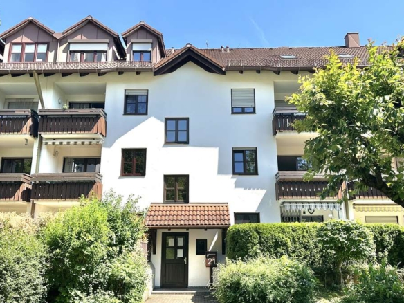 Koffer packen – Einziehen und WOHLFÜHLEN – renovierte 2 Zi Whg.mit 2 Balkonen und EBK