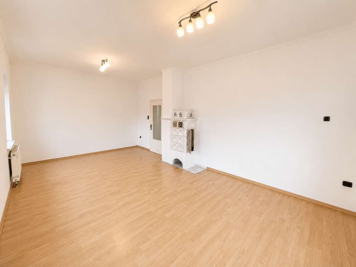Wohnzimmer Ihr neues Familienzuhause – 3 Zi. Whg. mit Garten zum Wohlfühlen
