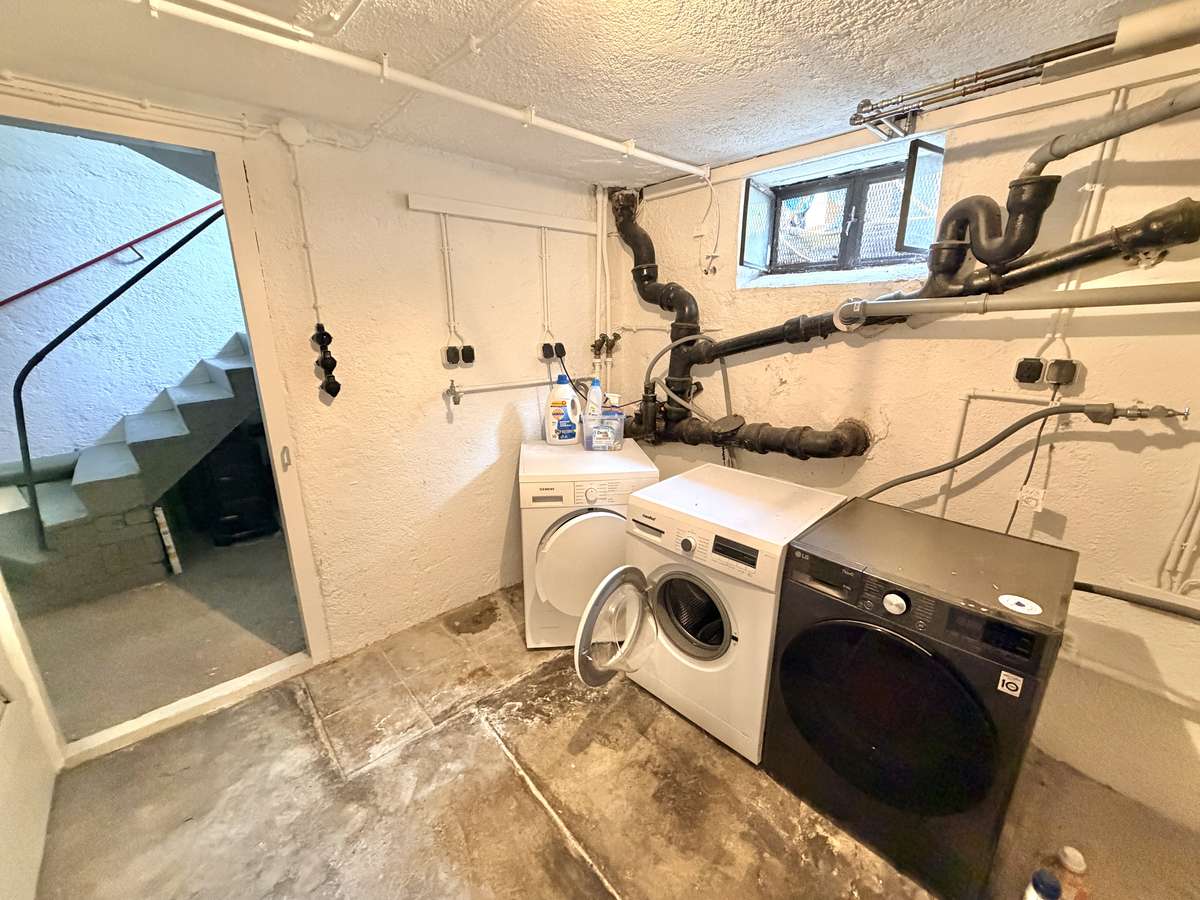 Waschküche mit Platz für WM Ihr neues Familienzuhause – 3 Zi. Whg. mit Garten zum Wohlfühlen