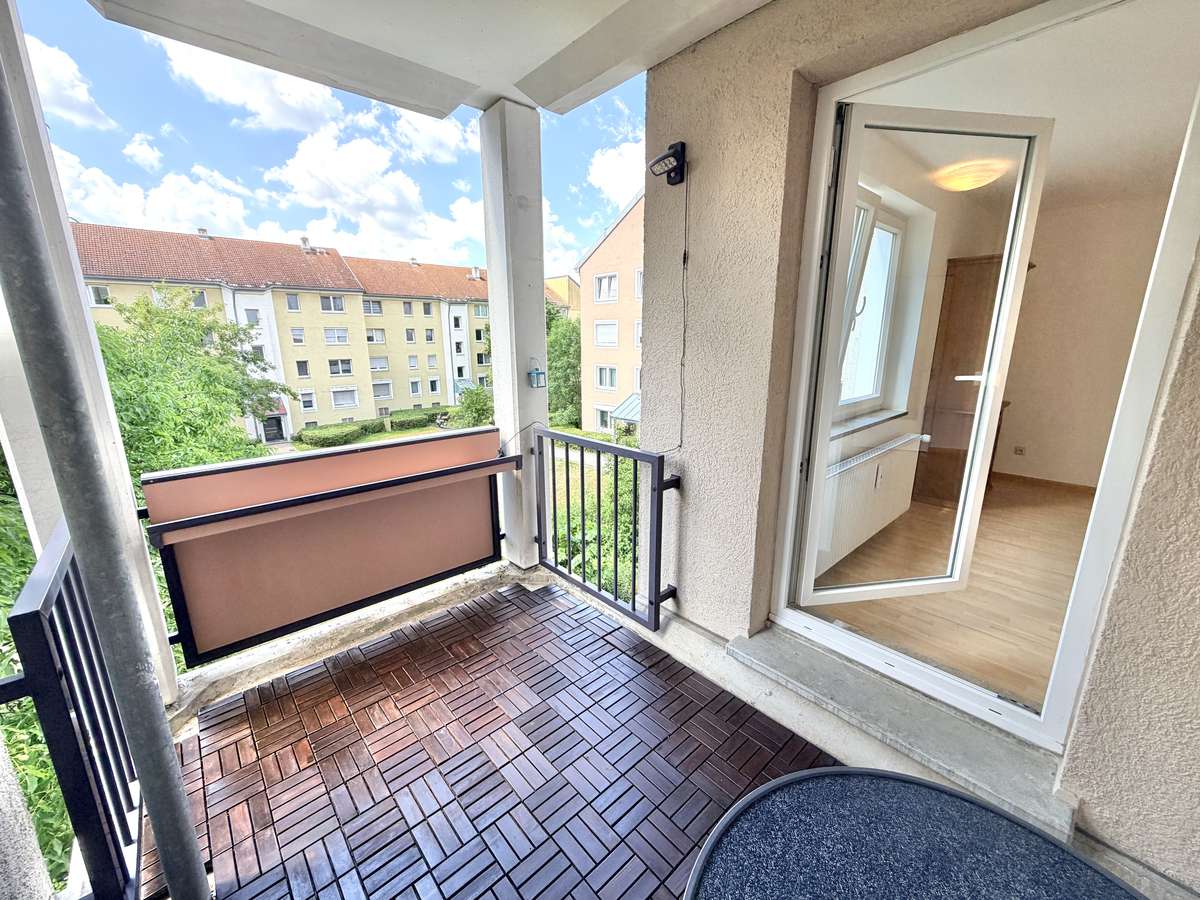 Pärchenwohnung mit sonnigem Südbalkon & EBK / Nähe S1 USH