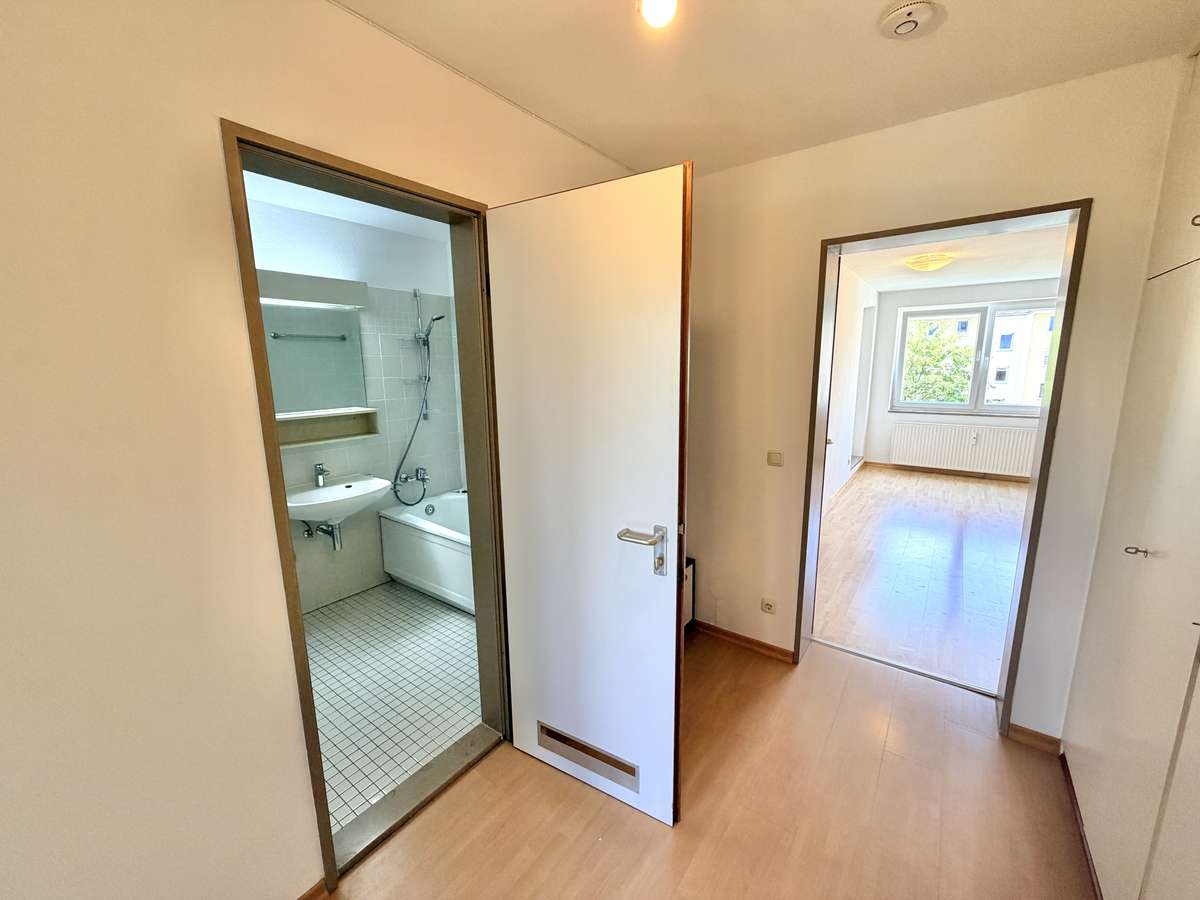Pärchenwohnung mit sonnigem Südbalkon & EBK / Nähe S1 USH