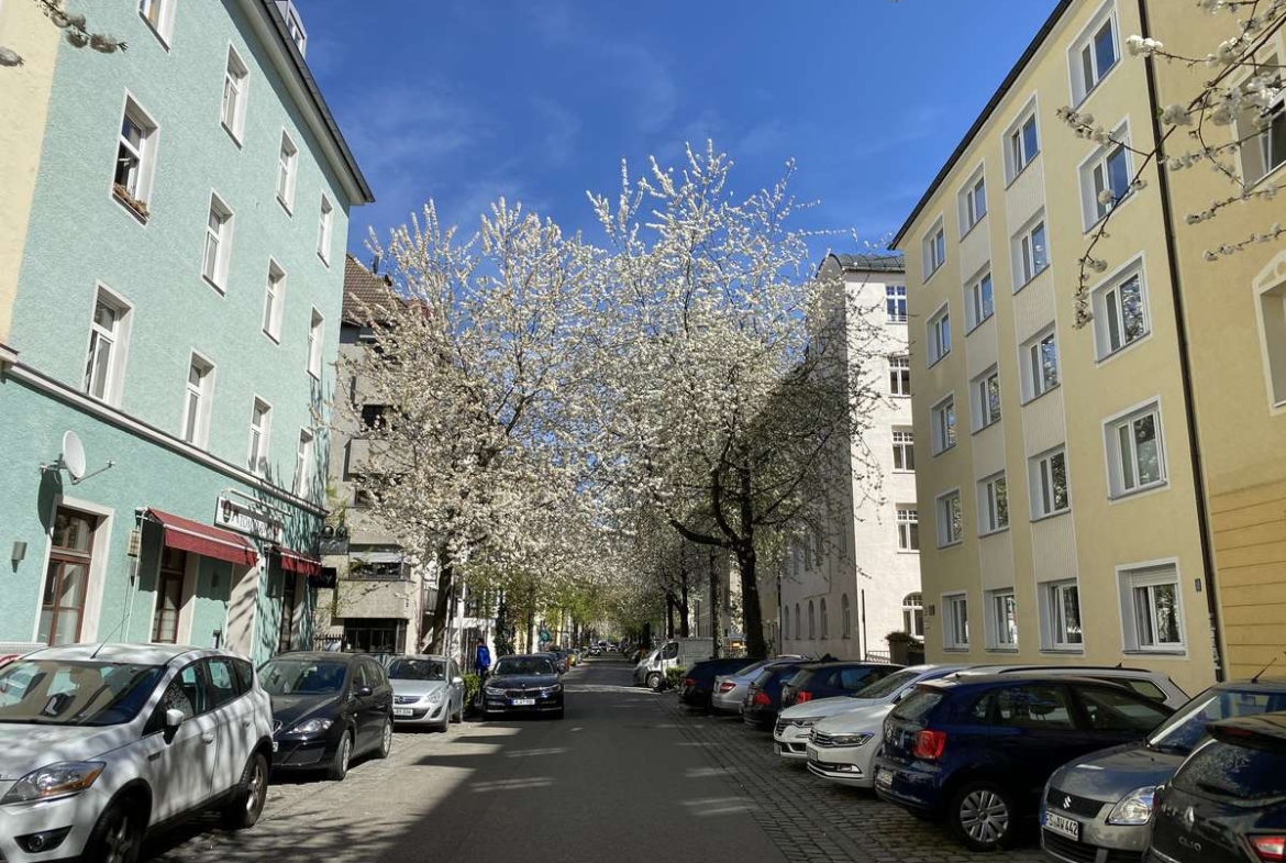 Ruhige und sonnige 1,5-Zi.-Altbauwhg. im Herzen vom Westend
