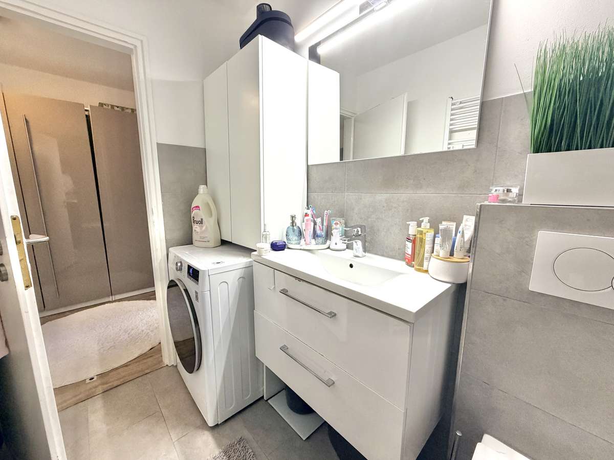 1/2 Zimmer ZWEITBEZUG nach Sanierung – 2,5-Zi-Whg mit West-Blk in Oberschleißheim / Nh. S1