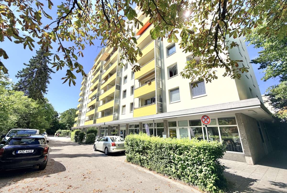 ZWEITBEZUG nach Sanierung – 2,5-Zi-Whg mit West-Blk in Oberschleißheim / Nh. S1