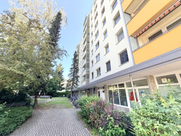 ZWEITBEZUG nach Sanierung – 2,5-Zi-Whg mit West-Blk in Oberschleißheim / Nh. S1