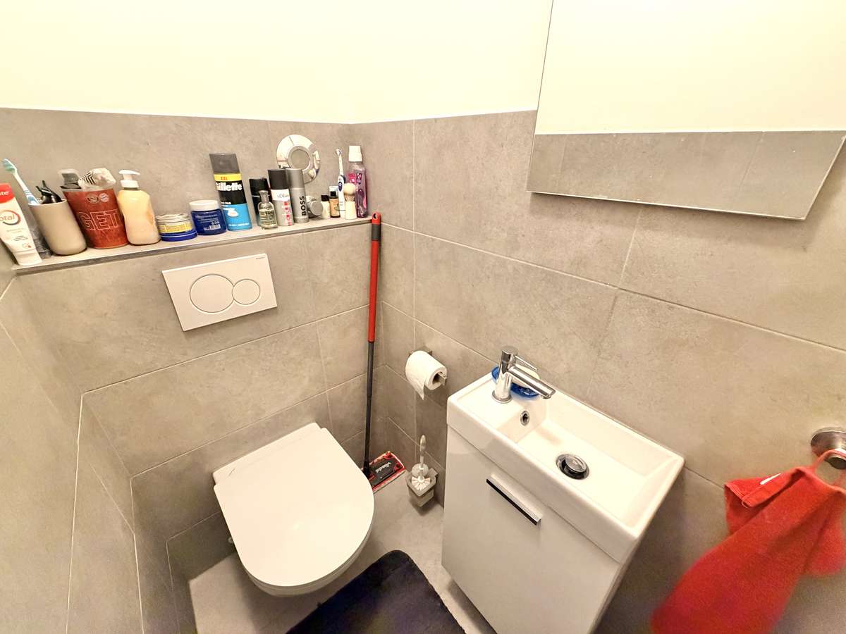 -) ZWEITBEZUG nach Sanierung – 2,5-Zi-Whg mit West-Blk in Oberschleißheim / Nh. S1