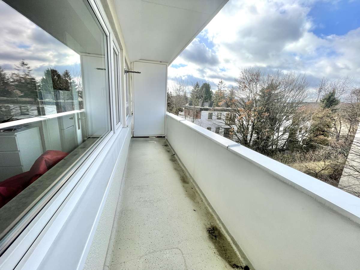 Balkon Sonnige und ruhige 1-Zi. Whg. mit großem Westbalkon und Blick ins Grüne