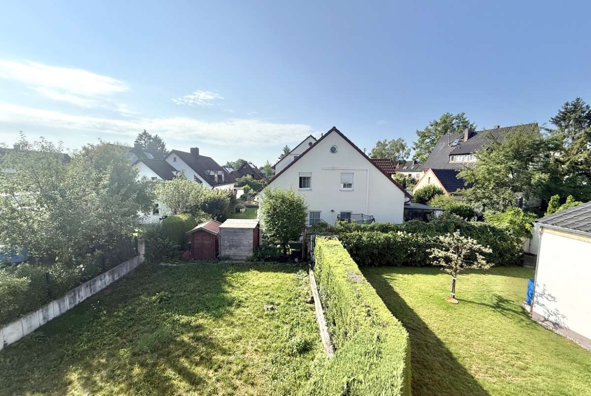 Helle 3-Zimmer-Wohnung mit Balkon in ruhigem 3-Parteien-Haus in Unterschleißheim