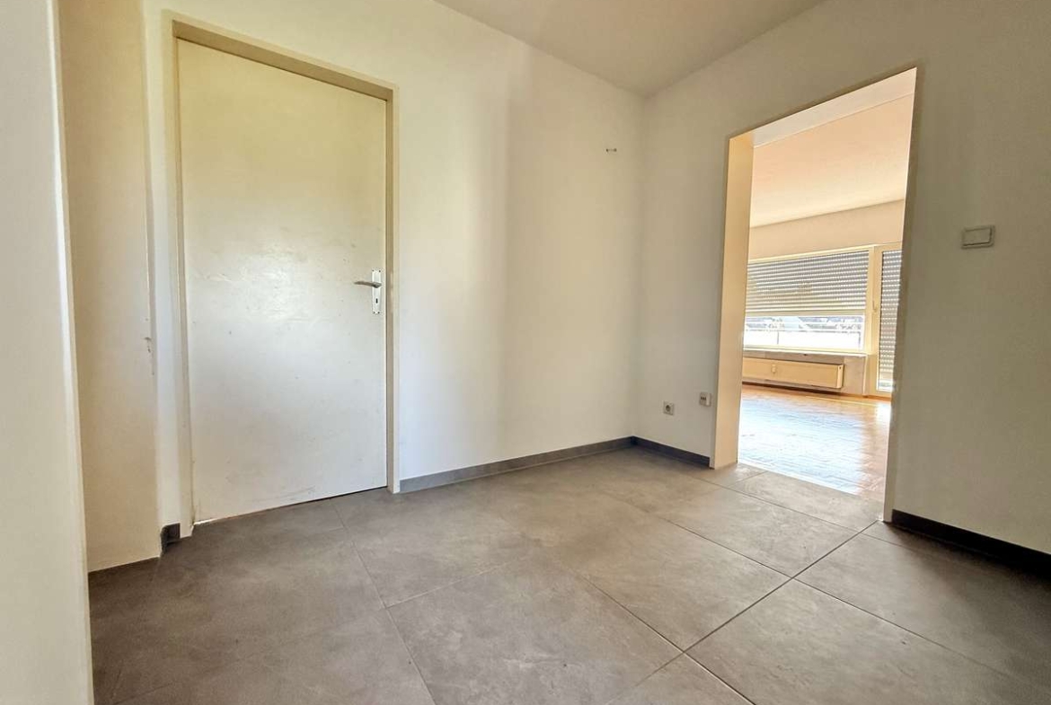 Helle 3-Zimmer-Wohnung mit Balkon in ruhigem 3-Parteien-Haus in Unterschleißheim