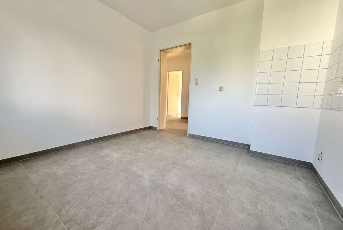 Helle 3-Zimmer-Wohnung mit Balkon in ruhigem 3-Parteien-Haus in Unterschleißheim