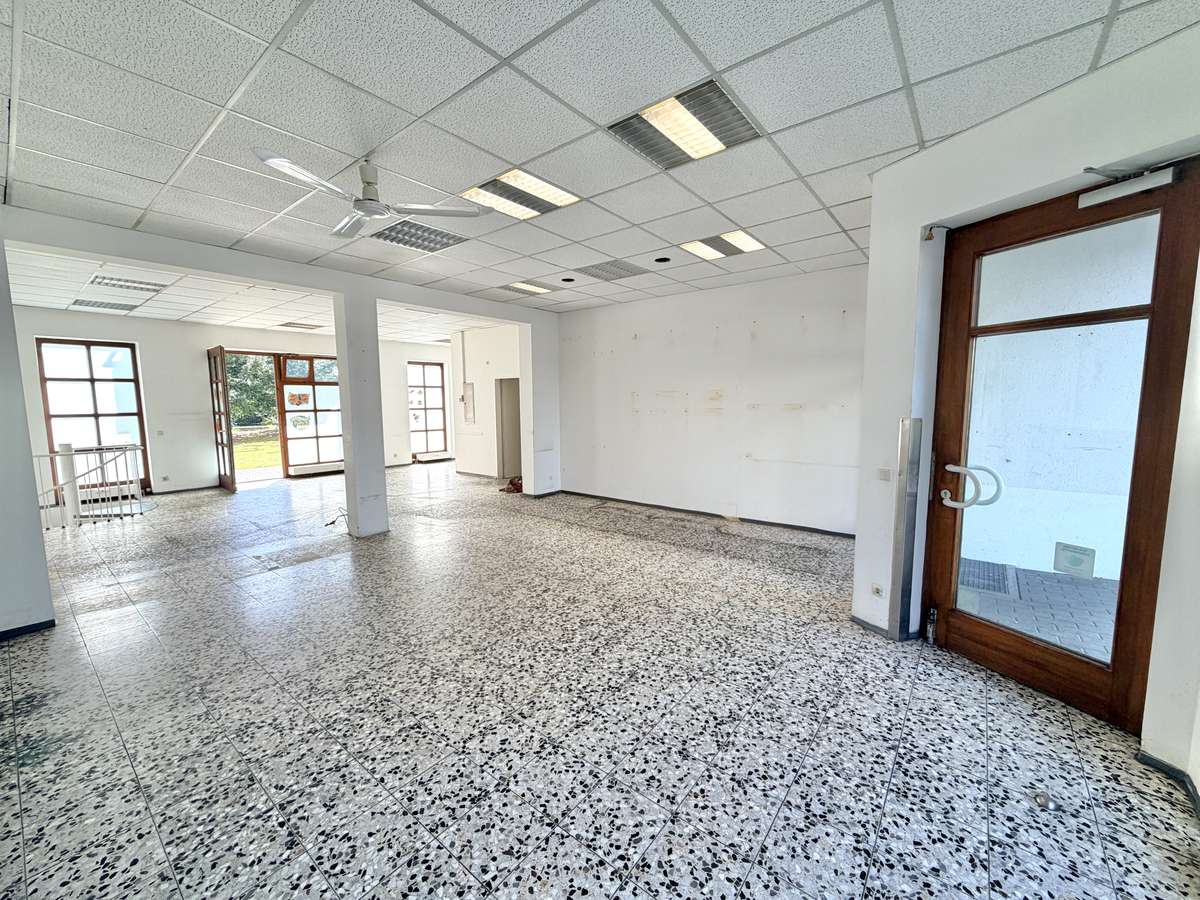 Vielseitig nutzbare Gewerbefläche mit ca. 100 m² in zentraler Lage