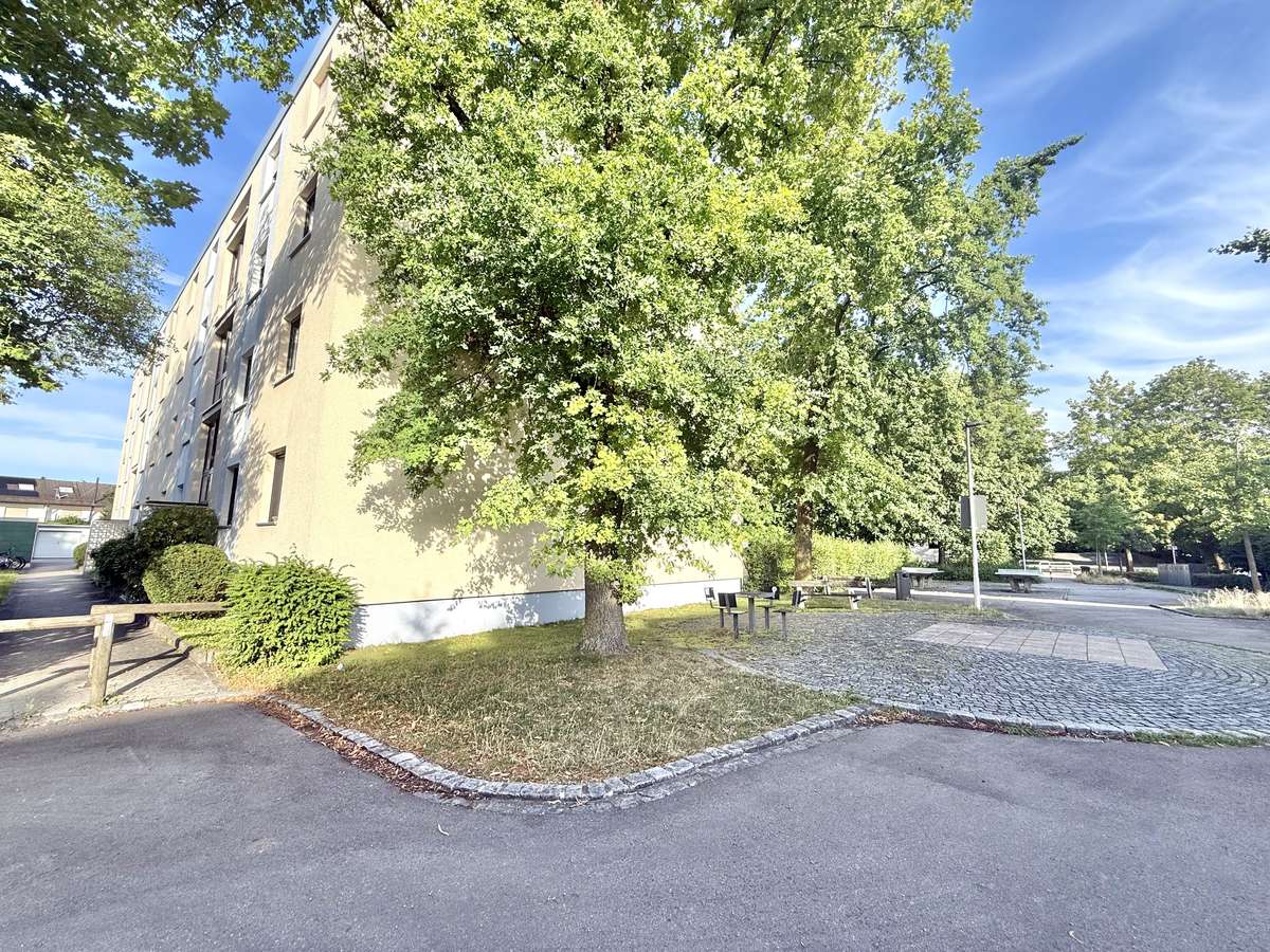 3-Zi.-Whg. mit Süd-Ost-Balkon für kleine Familien in Eching