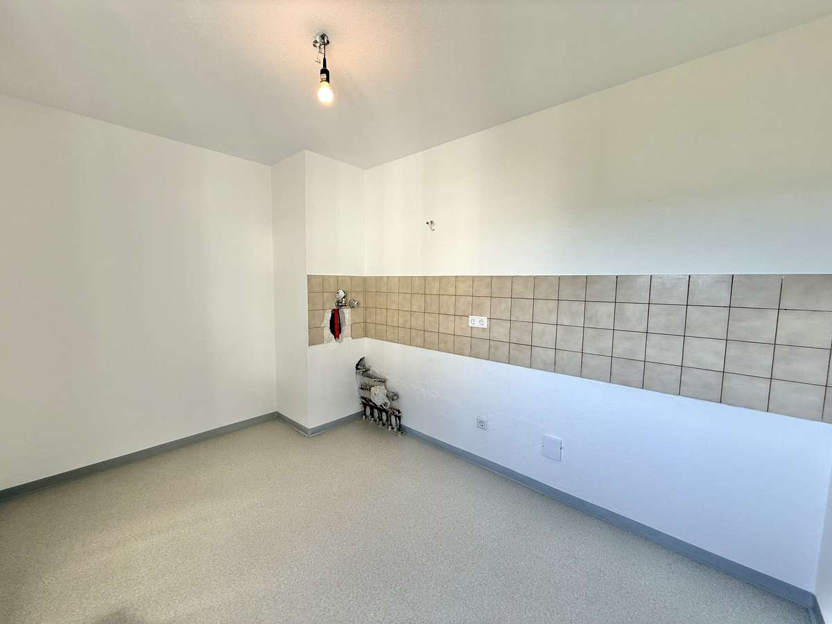 Renovierte 2,5-Zi.-Whg. in S-Bahn Nähe (S1)