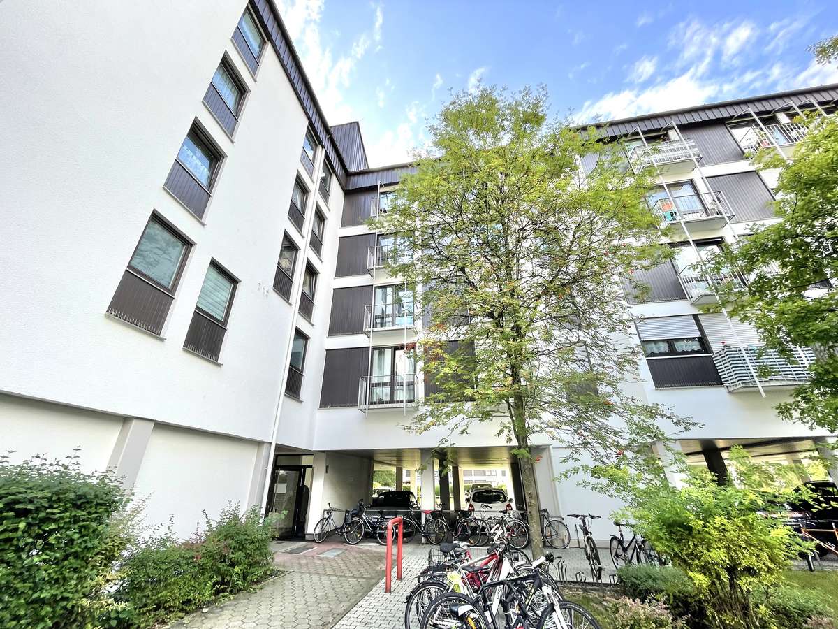 Renovierte 2,5-Zi.-Whg. in S-Bahn Nähe (S1)