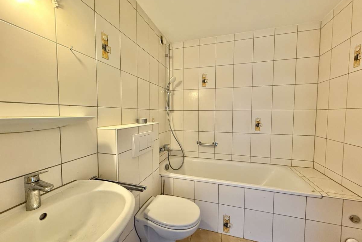 Renovierte 2,5-Zi.-Whg. in S-Bahn Nähe (S1)