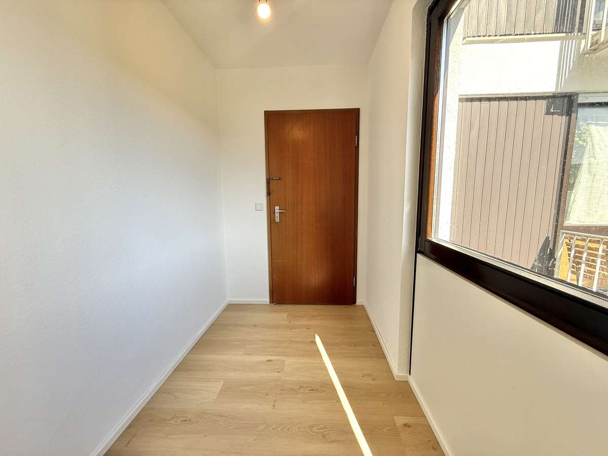 Renovierte 2,5-Zi.-Whg. in S-Bahn Nähe (S1)