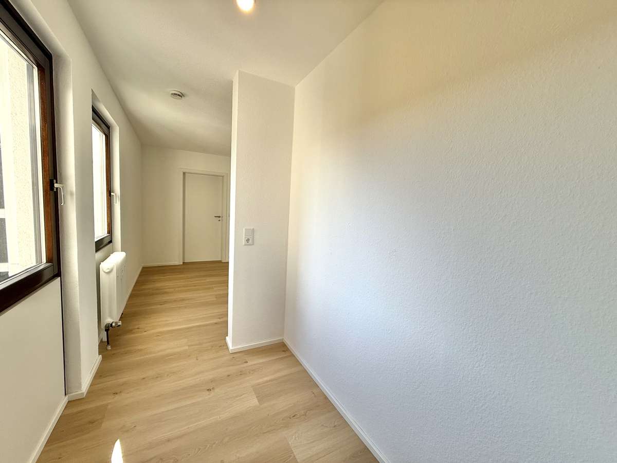 Renovierte 2,5-Zi.-Whg. in S-Bahn Nähe (S1)