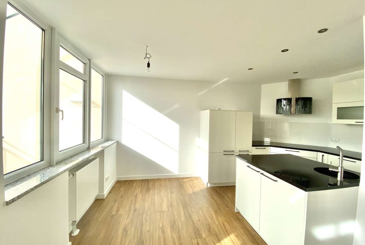 * LUXUS PUR * Sonnige und ruhige 3-Zi. DACHTERRASSEN-Whg. /Nh. S1