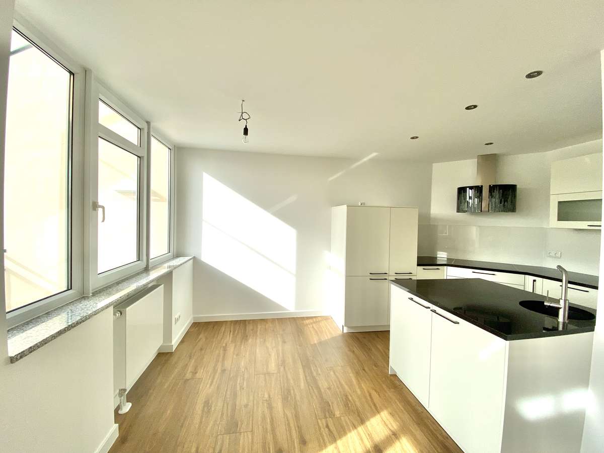 * LUXUS PUR * Sonnige und ruhige 3-Zi. DACHTERRASSEN-Whg. /Nh. S1