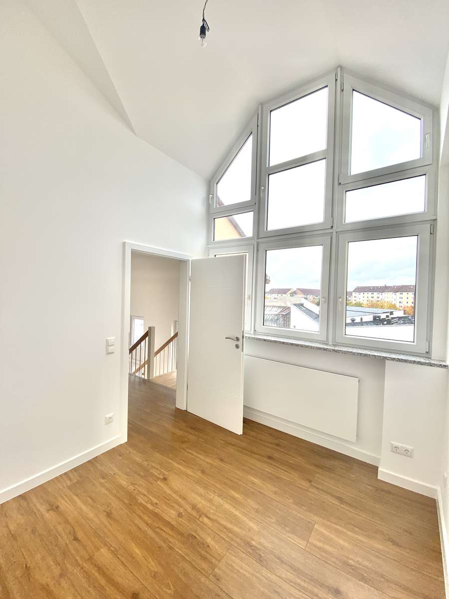 * LUXUS PUR * Sonnige und ruhige 3-Zi. DACHTERRASSEN-Whg. /Nh. S1