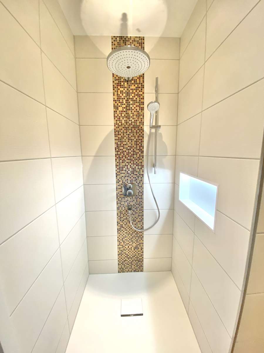 * LUXUS PUR * Sonnige und ruhige 3-Zi. DACHTERRASSEN-Whg. /Nh. S1